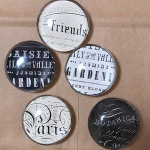 Magnetic Parisian words and signage for magnetic board or refrigerator